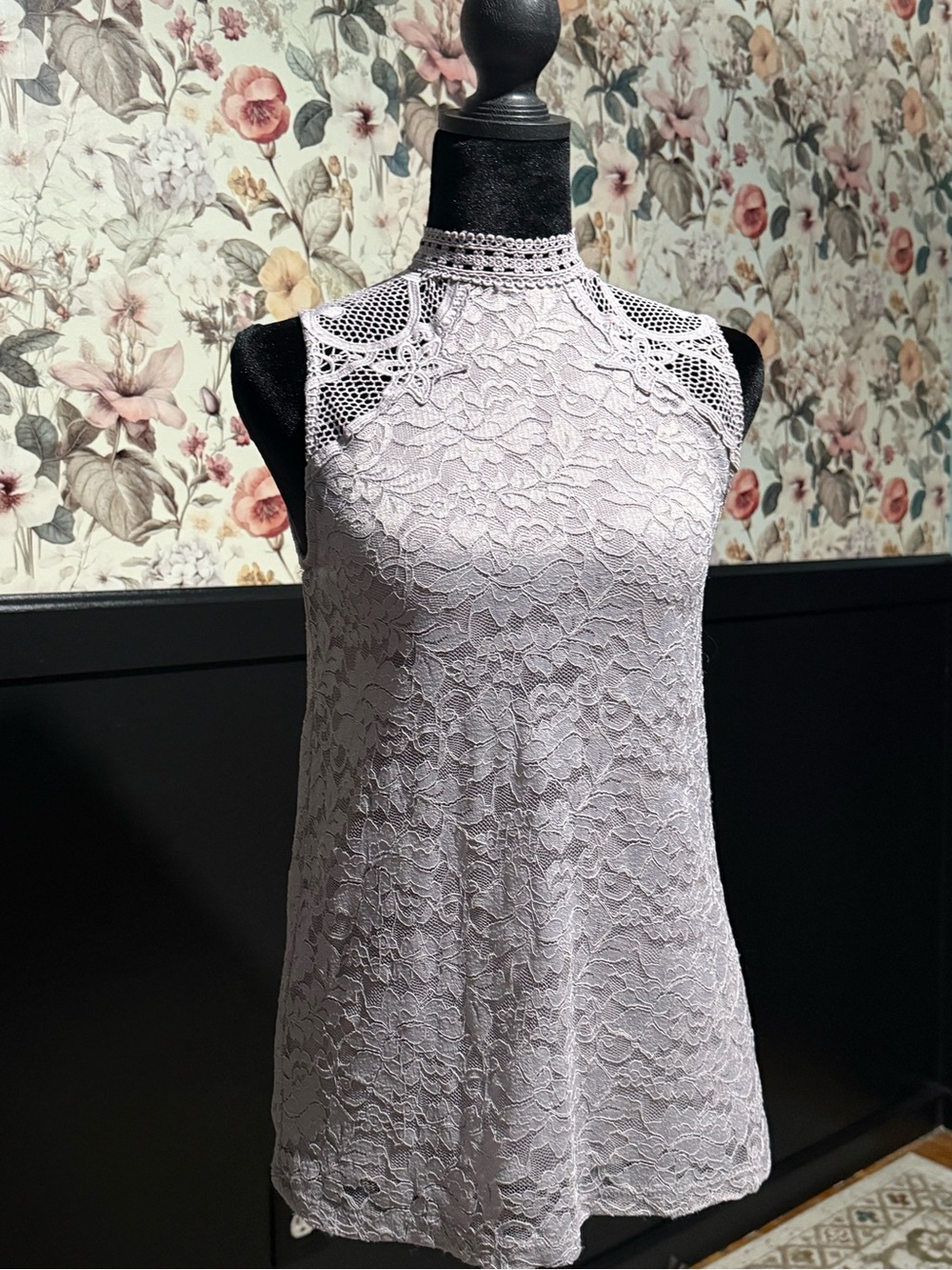 Cable & Gauge Lace High Neck Sleeveless Top - Lavender
